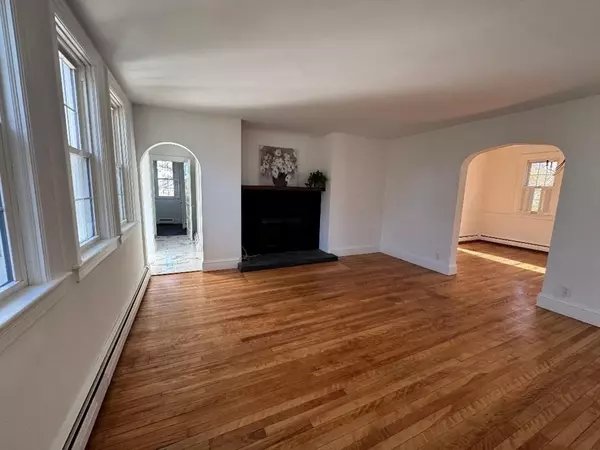 Fall River, MA 02720,909 High #1