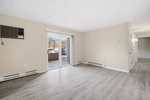 Holyoke, MA 01040,34 Maple Crest Cir #B