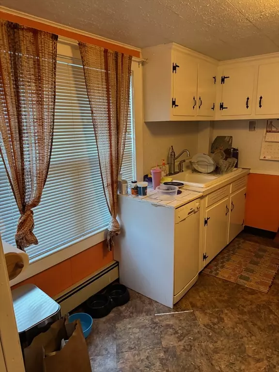 Reading, MA 01867,73 Track Rd