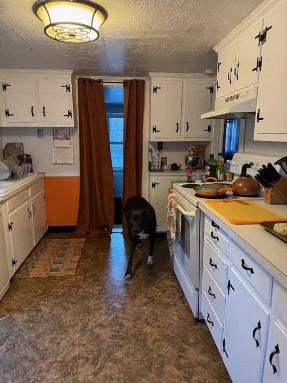 Reading, MA 01867,73 Track Rd