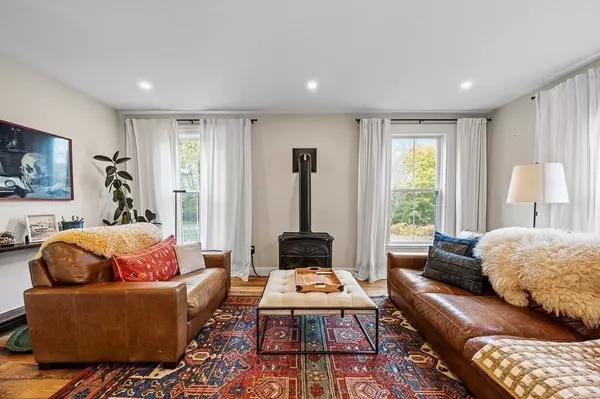 Mendon, MA 01756,13 Blackstone St