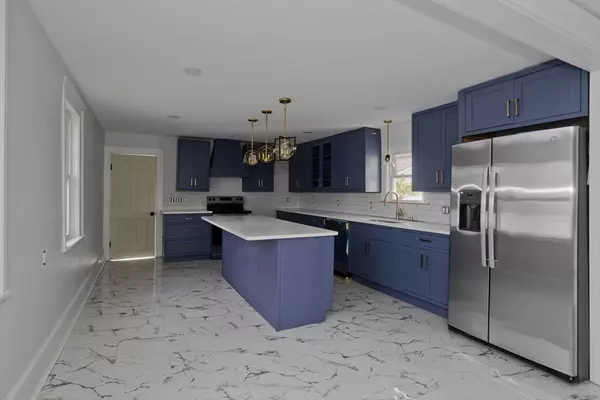 Agawam, MA 01001,19 Church St