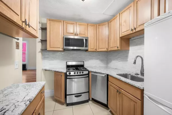 Boston, MA 02116,61 Marlborough St #8