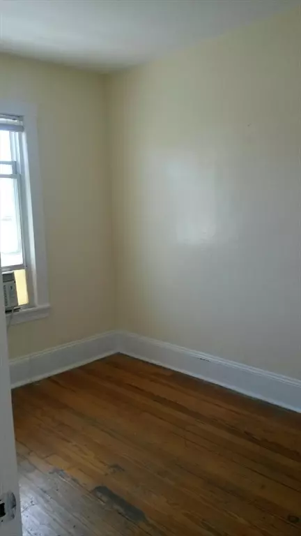 Chelsea, MA 02150,114 Shurtleff St #9