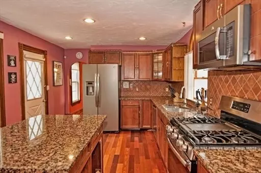 Canton, MA 02021,2 Traverse St