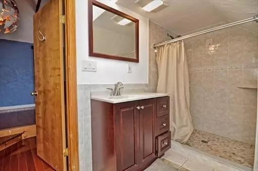 Canton, MA 02021,2 Traverse St