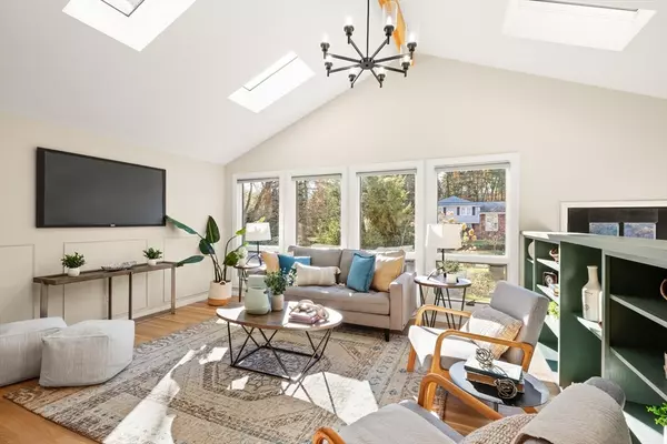 Sudbury, MA 01776,12 Hickory