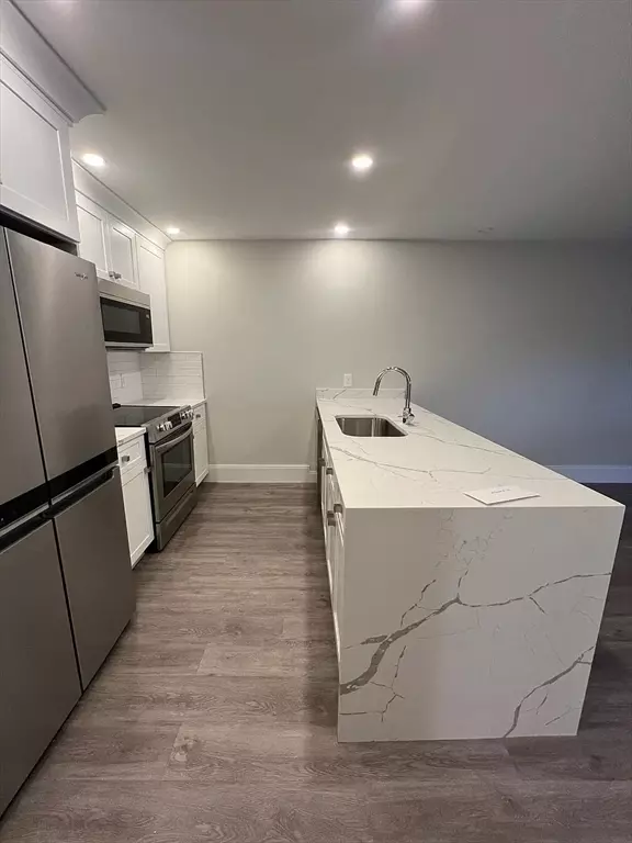 Boston, MA 02125,17 Carson St. #6C