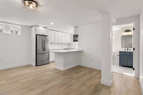 Beverly, MA 01915,8 Enon St #B03