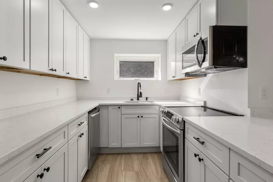 8 Enon St #B03, Beverly, MA 01915