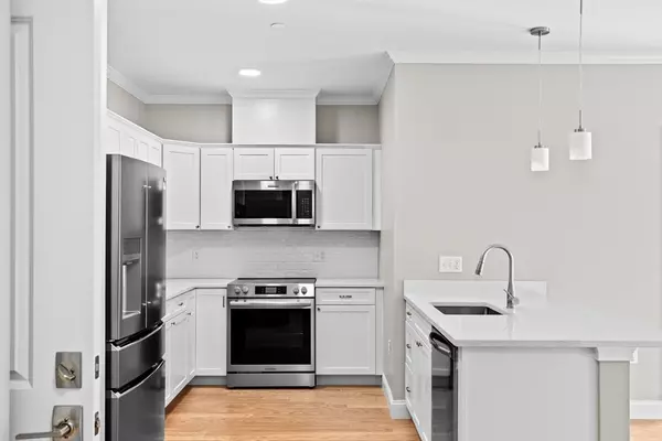 Milton, MA 02186,485 Blue Hills Parkway #11