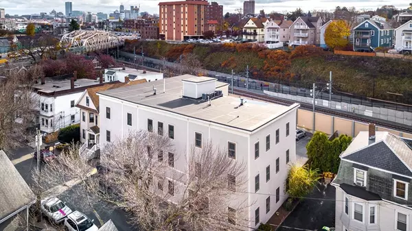 74 Gilman St #1, Somerville, MA 02145