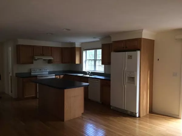 Littleton, MA 01460,261 Harwood #261
