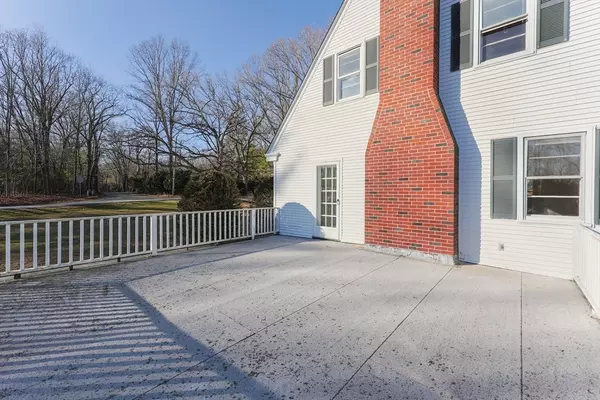 Upton, MA 01568,127 Glenview St