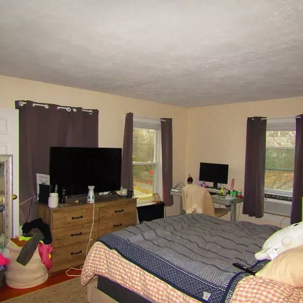 Northampton, MA 01060,102 Vernon Street #2