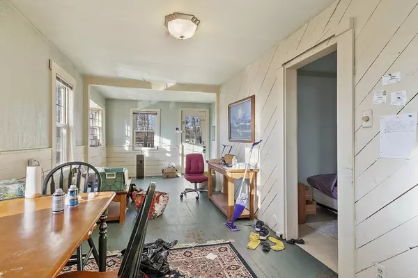 Rutland, MA 01543,2 Kosta Ave