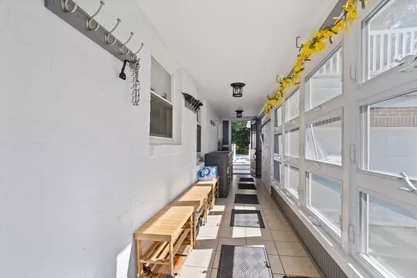 Saugus, MA 01906,42 Walnut St