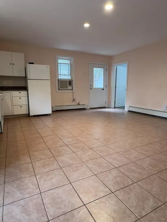 Carver, MA 02330,9 Russell Holmes Way #2