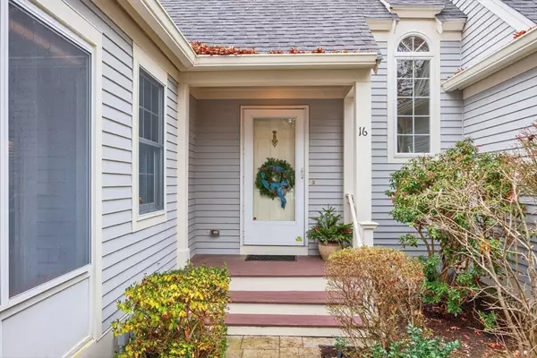 Mashpee, MA 02649,16 Gold Leaf Ln #16