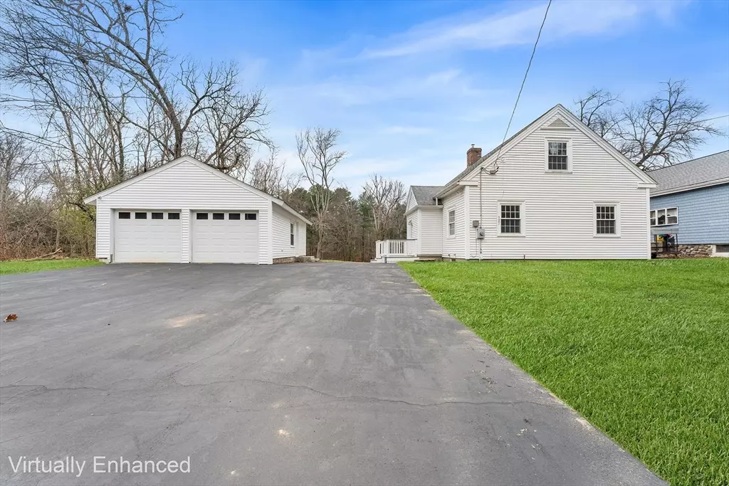 Uxbridge, MA 01569,127 Old Millville Rd