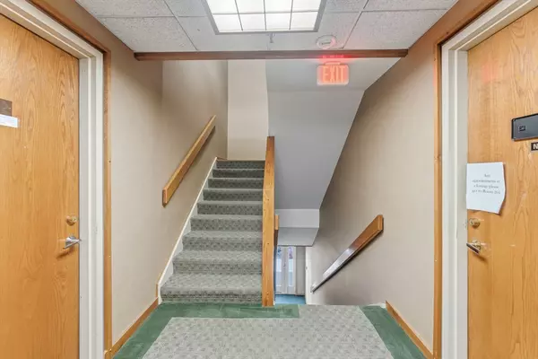 Attleboro, MA 02703,120 N Main St #206