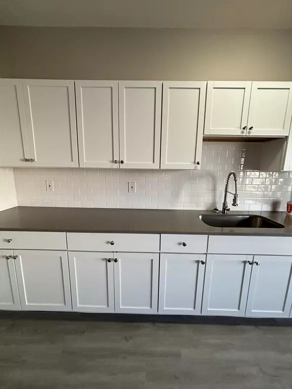 Holyoke, MA 01040,246 E Dwight St #1