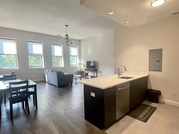 Quincy, MA 02169,1022 Hancock Street #111