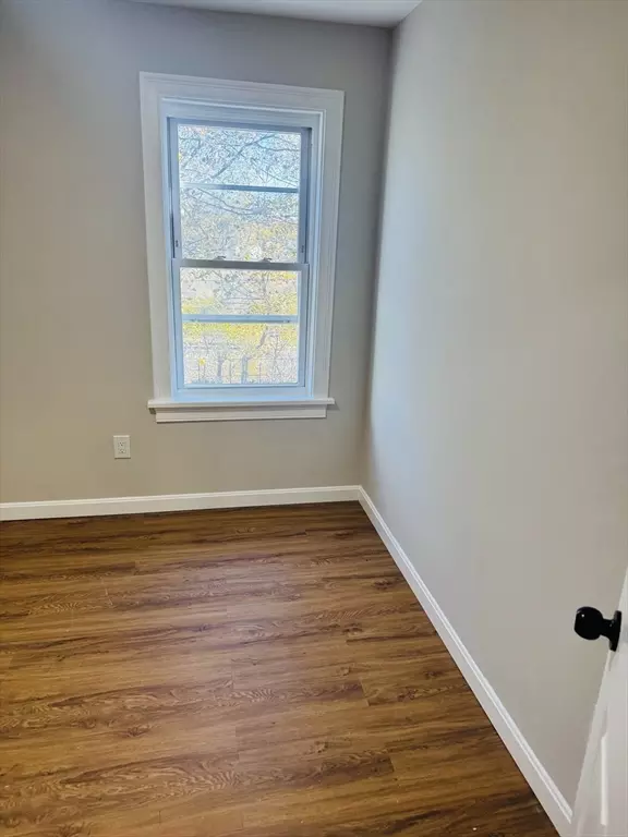 Salem, MA 01970,49 Lawrence St #2