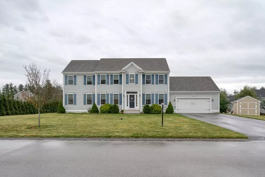 4 Sycamore Ln, Bridgewater, MA 02324