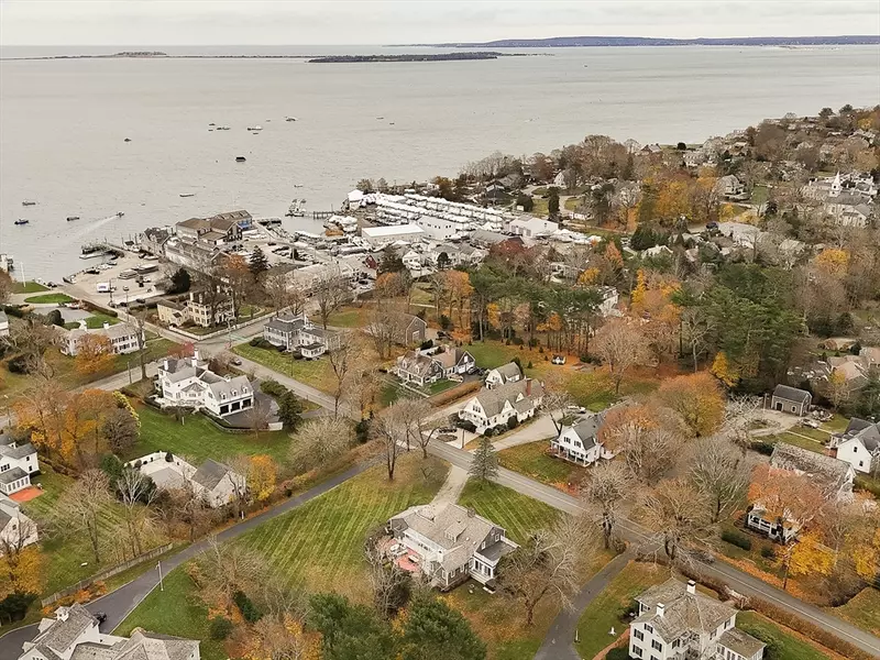 32 Harrison St, Duxbury, MA 02332