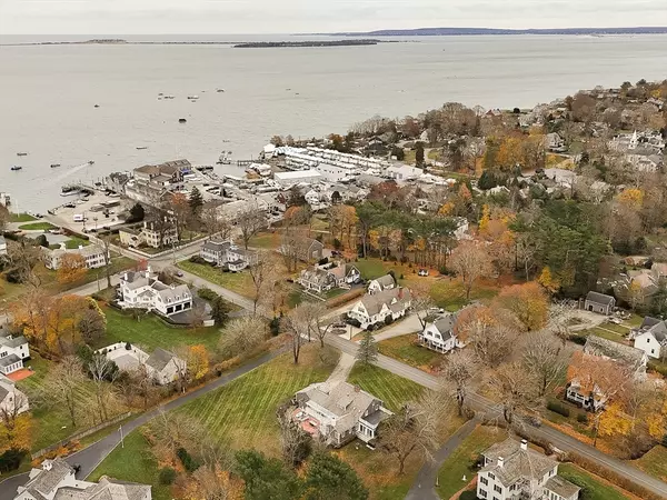 32 Harrison St, Duxbury, MA 02332