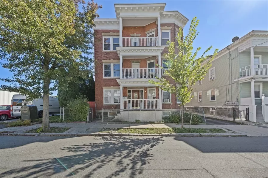 25 Perkins St, Salem, MA 01970