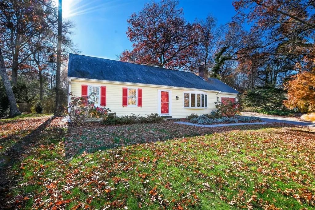 Sandwich, MA 02563,12 Crowell Road