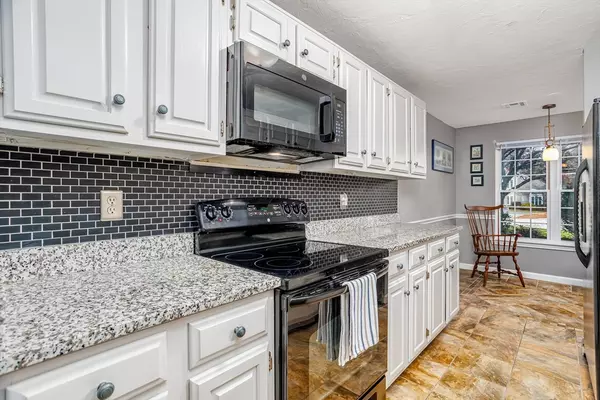 Clinton, MA 01510,303 Ridgefield Cir #C