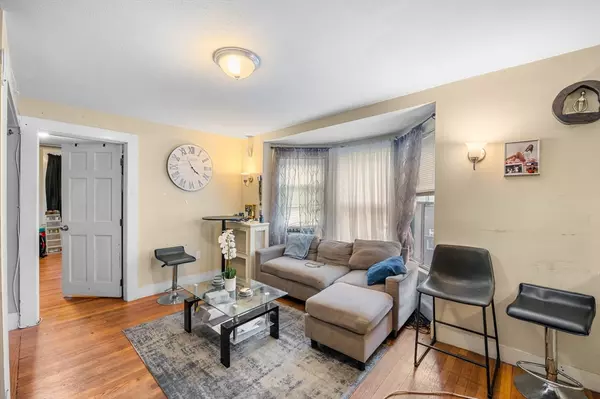 Salem, MA 01970,27 Appleton St