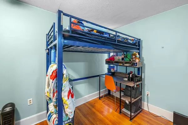 Salem, MA 01970,27 Appleton St