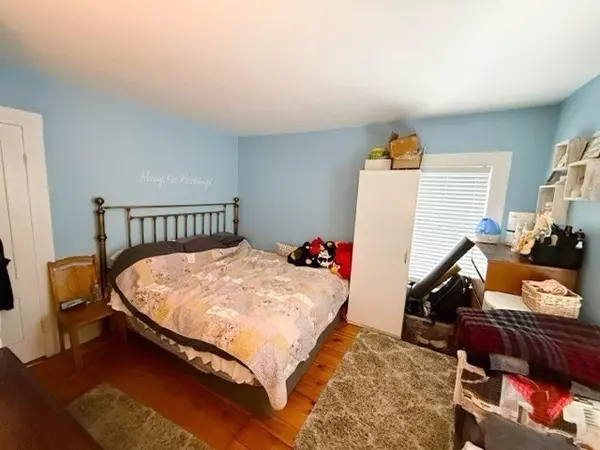 Amesbury, MA 01913,118 Elm St