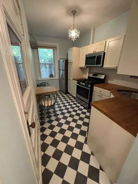 Brookline, MA 02446,31 Westbourne Ter #2