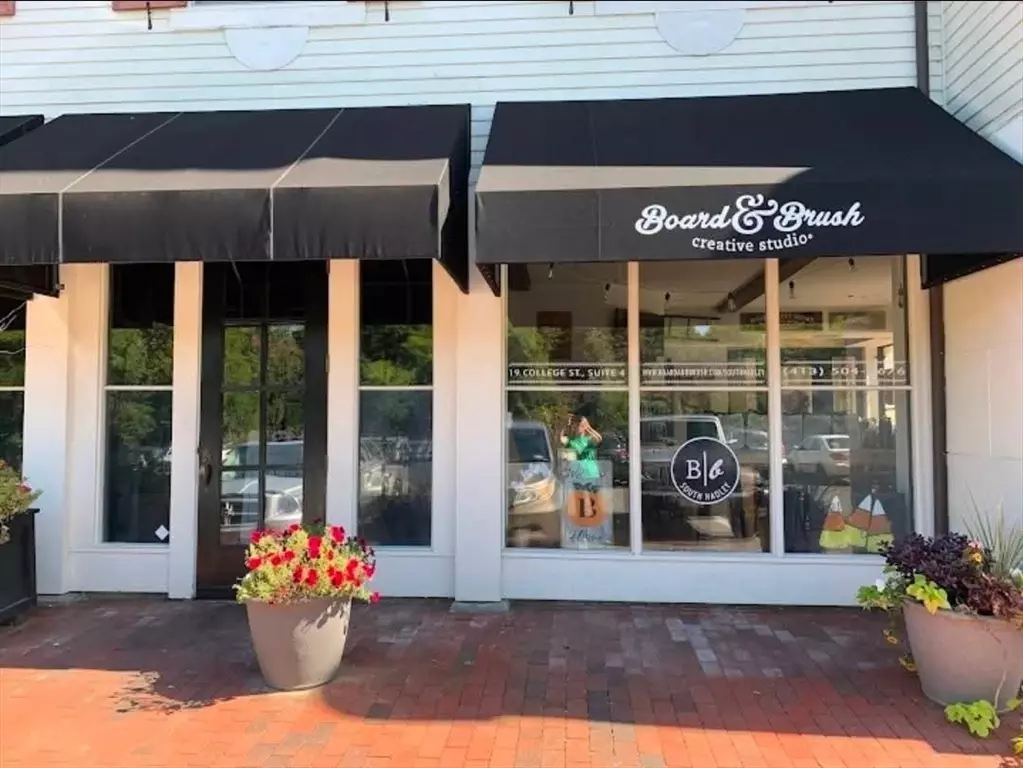 South Hadley, MA 01075,19 College St