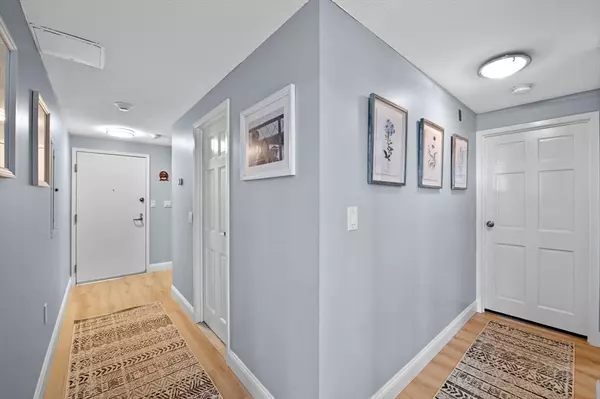 Lynn, MA 01902,12 Chancery Court #207