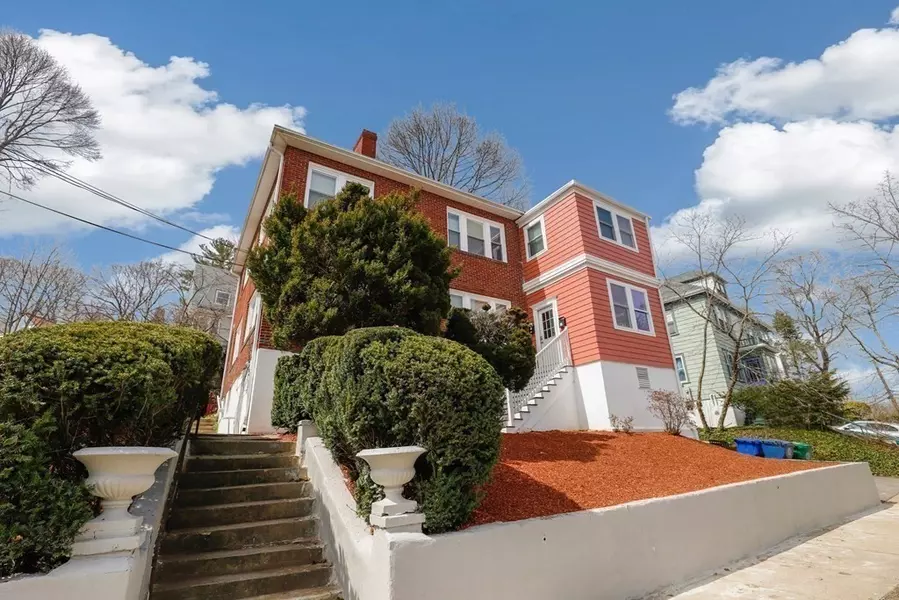 62 Algonquin Rd. ##1, Newton, MA 02467