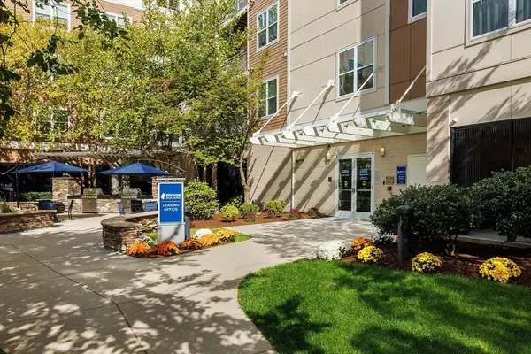 Arlington, MA 02476,30 Mill St #105