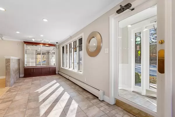 Lexington, MA 02420,231 Bedford St