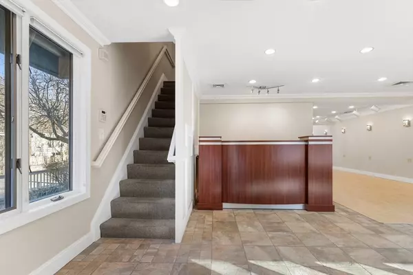 Lexington, MA 02420,231 Bedford St