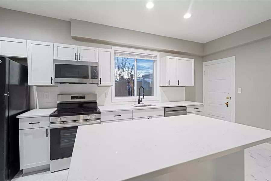 381 Adams St #3, Boston, MA 02122