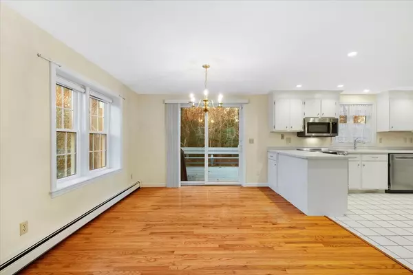 Barnstable, MA 02601,28 Peacock Dr