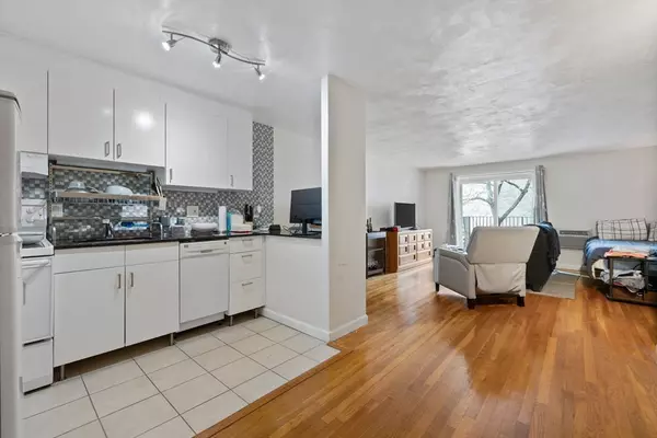 Boston, MA 02135,39 Englewood Ave #17