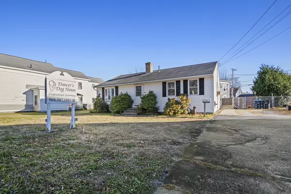 Oxford, MA 01540,9 Charlton Street