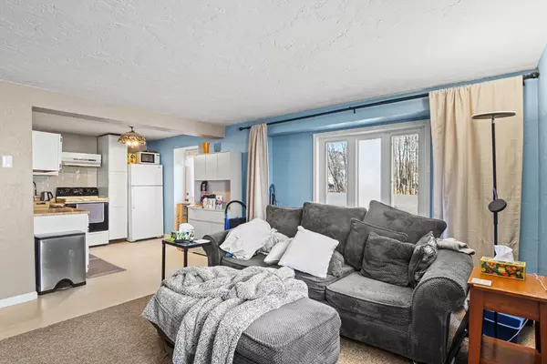 Oxford, MA 01540,9 Charlton Street