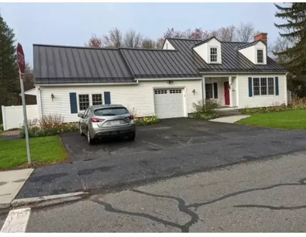 161 Chestnut St, Amherst, MA 01002